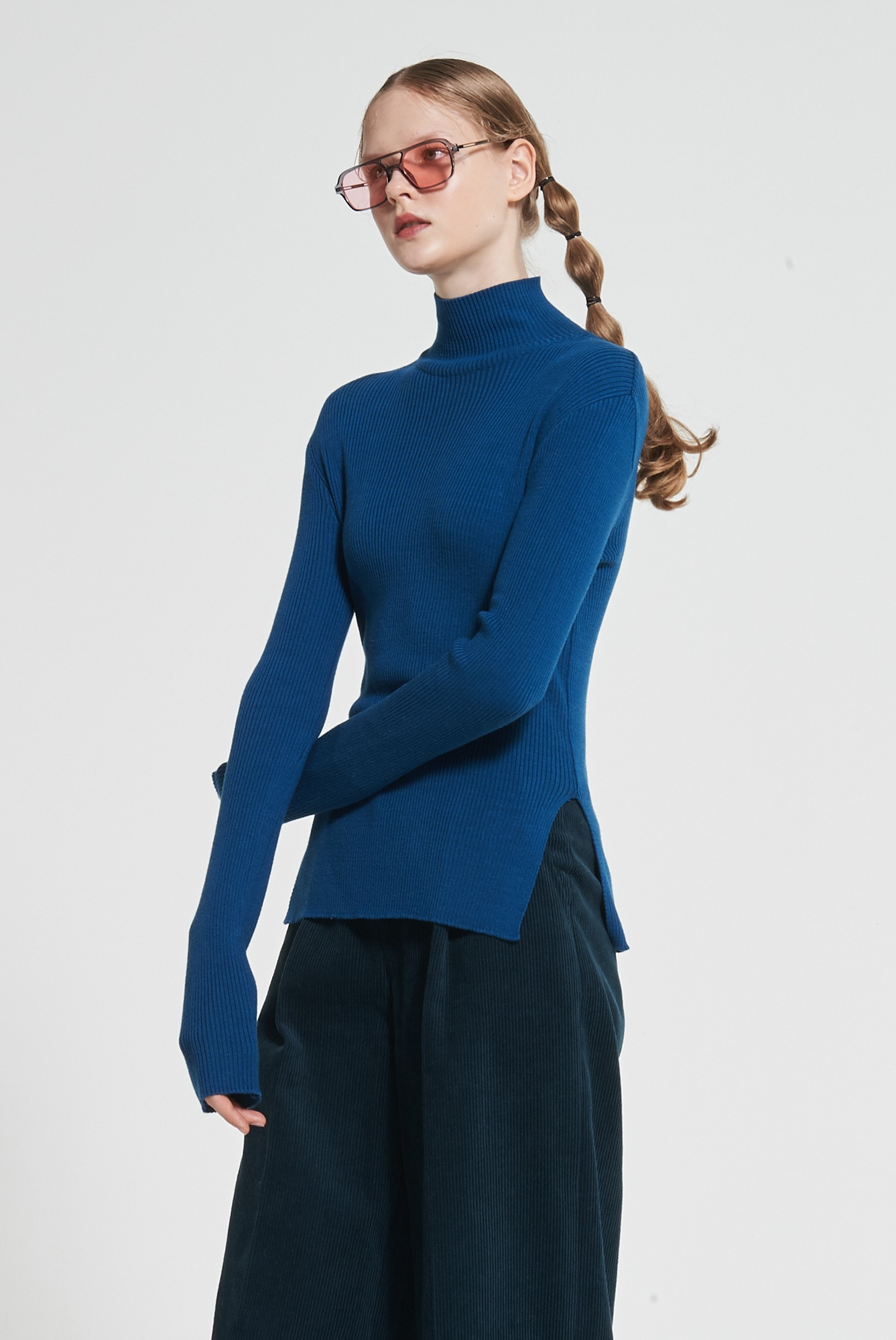 Fitted Slit Wool Knit Top
